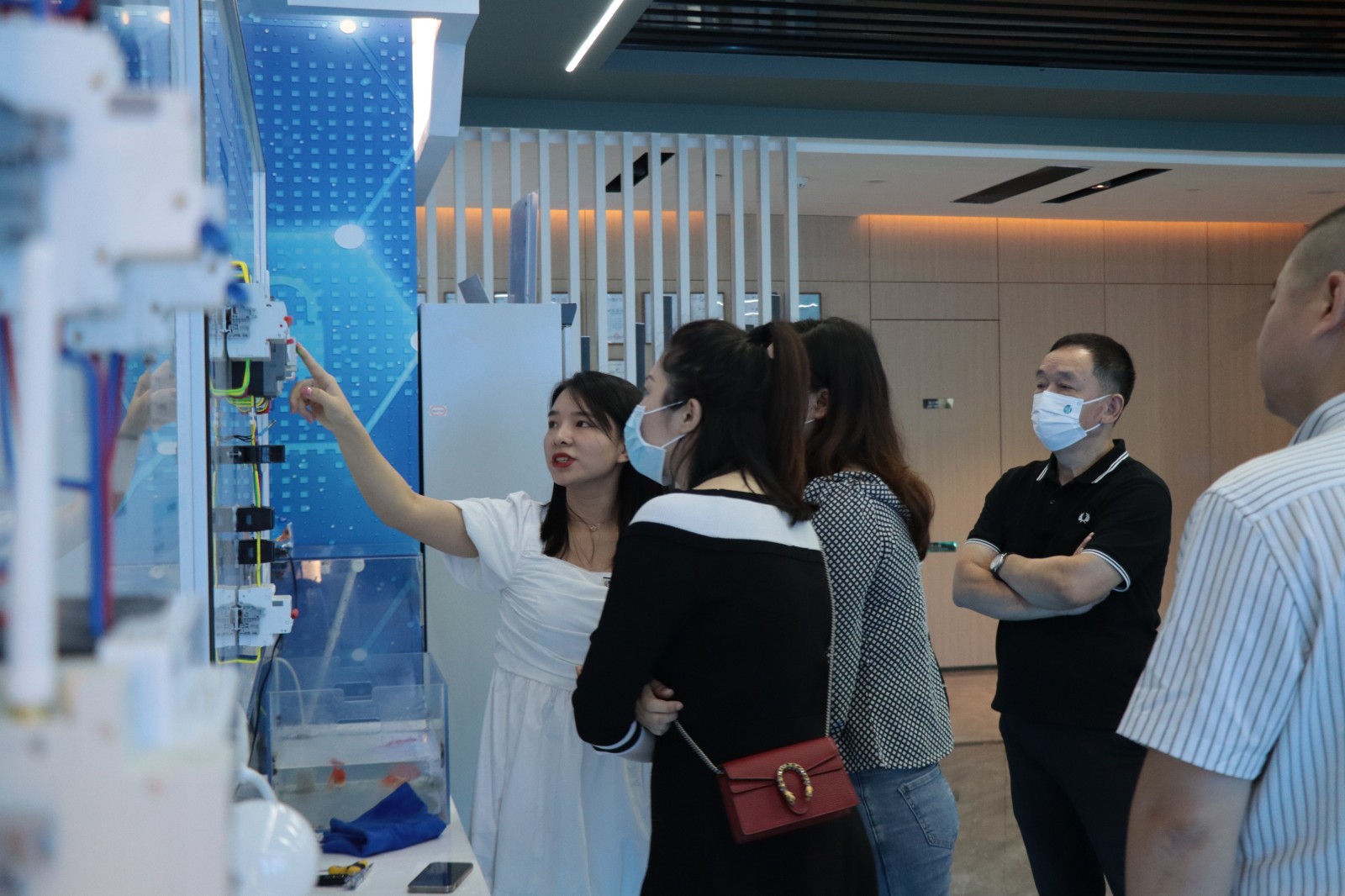 深圳市益阳商会一行莅临ob.com科技指导交流