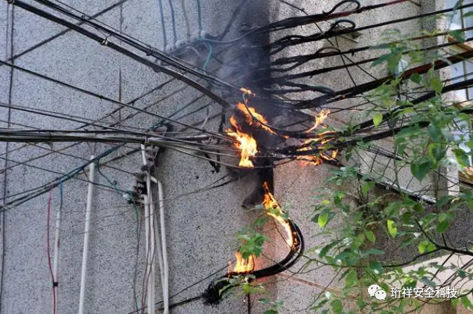 ob.com电保-浸水防触电断路器在线路老化和漏电引发电气火灾中的应用